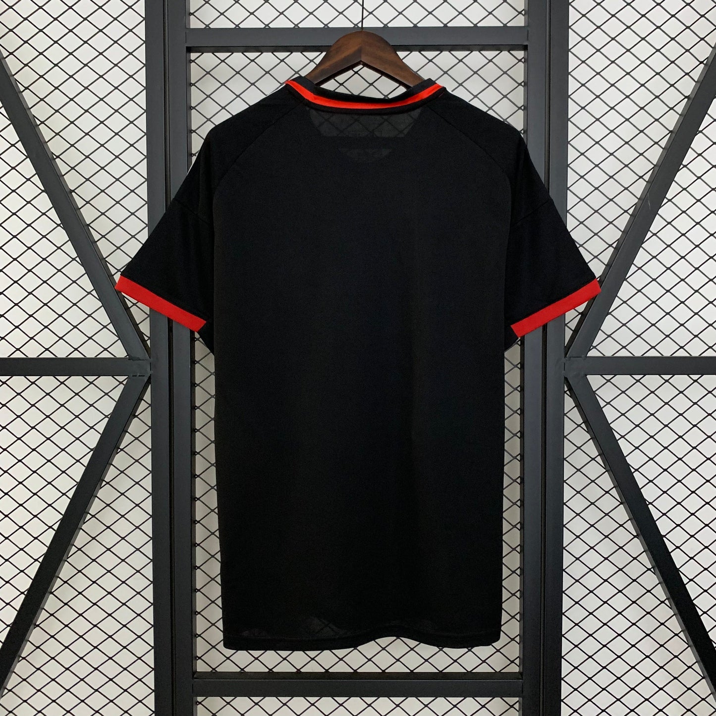 Real Madrid Edición Red Rosas 2025/26 Versión Fan