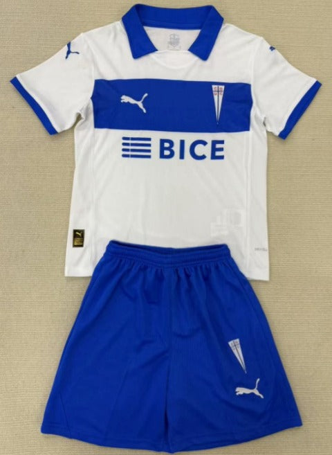 Conjunto niños Universidad Católica Local 2025/26