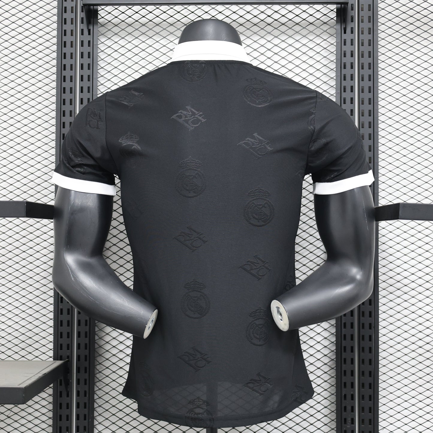 Real Madrid Polo Negro 2025/26 Versión Jugador