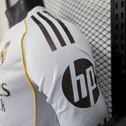 Real Madrid Manga Larga Local 2025/26 Versión Jugador
