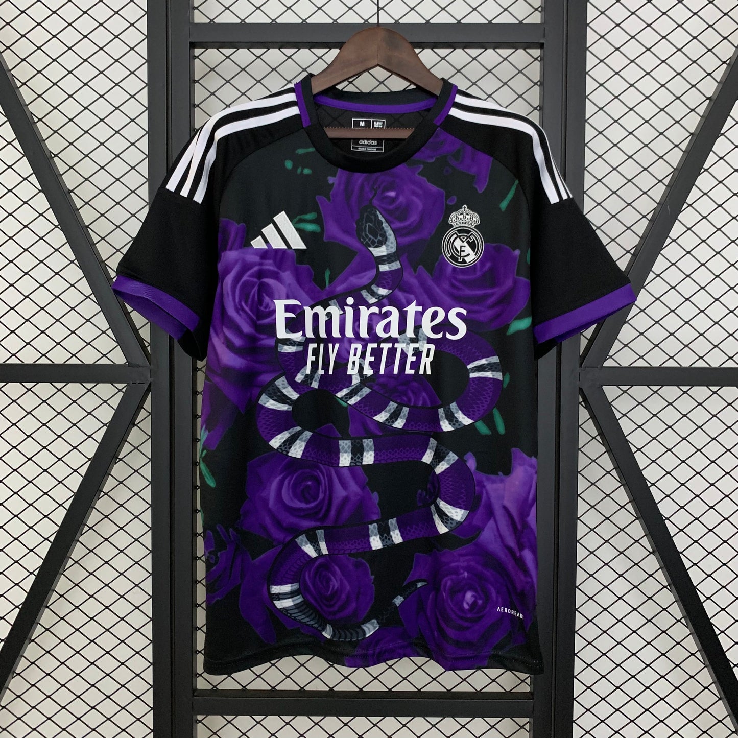 Real Madrid Edición Purple Rosas 2025/26 Versión Fan
