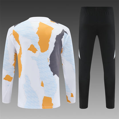 Buzo Completo Real Madrid Diseño Blanco y Naranja