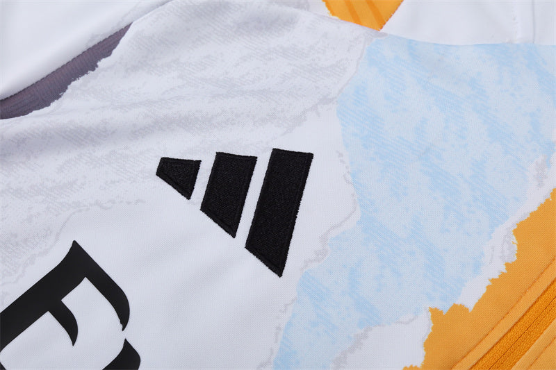 Buzo Completo Real Madrid Diseño Blanco y Naranja