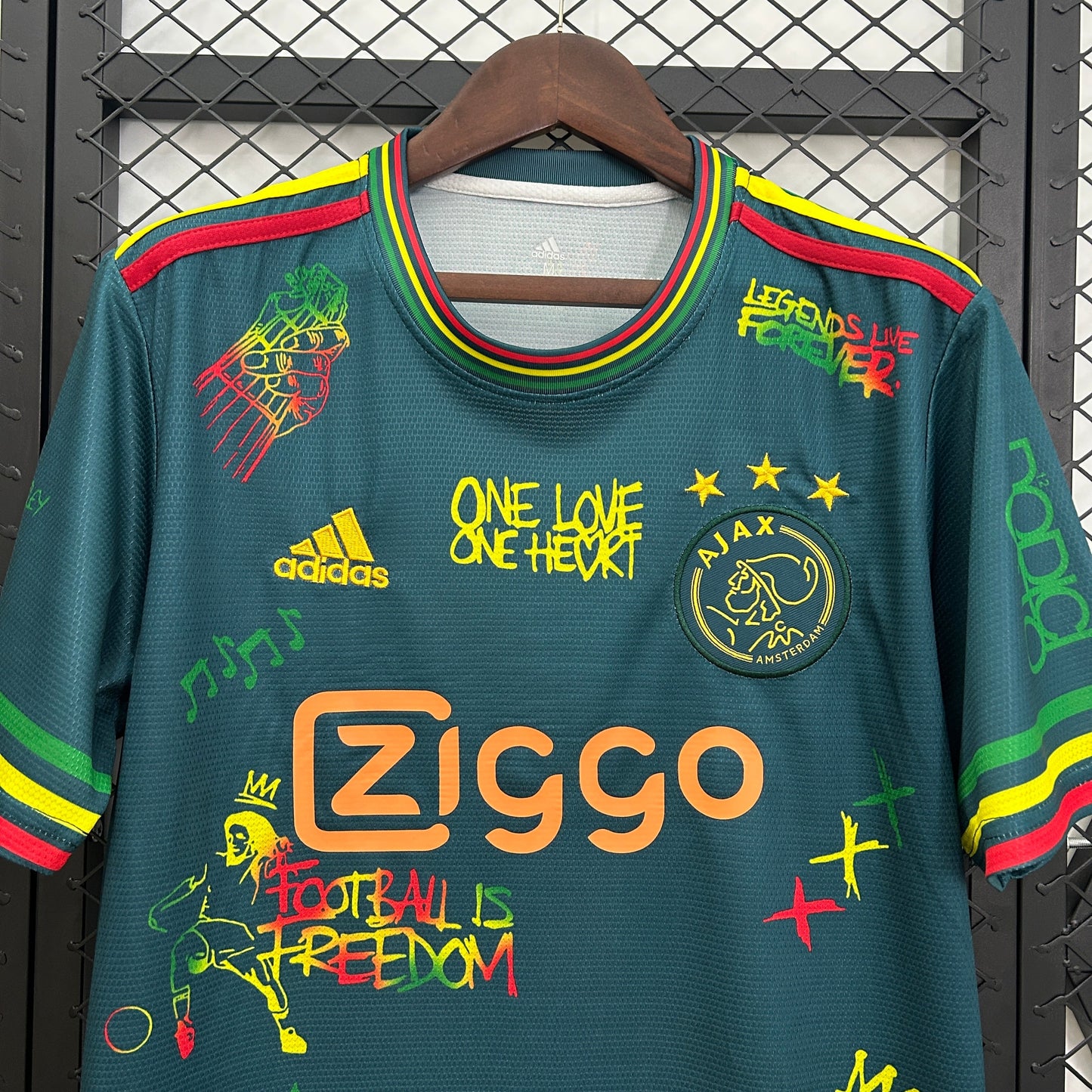 Ajax Edición Especial "Bob Marley Verde" 2025/26 Versión Fan