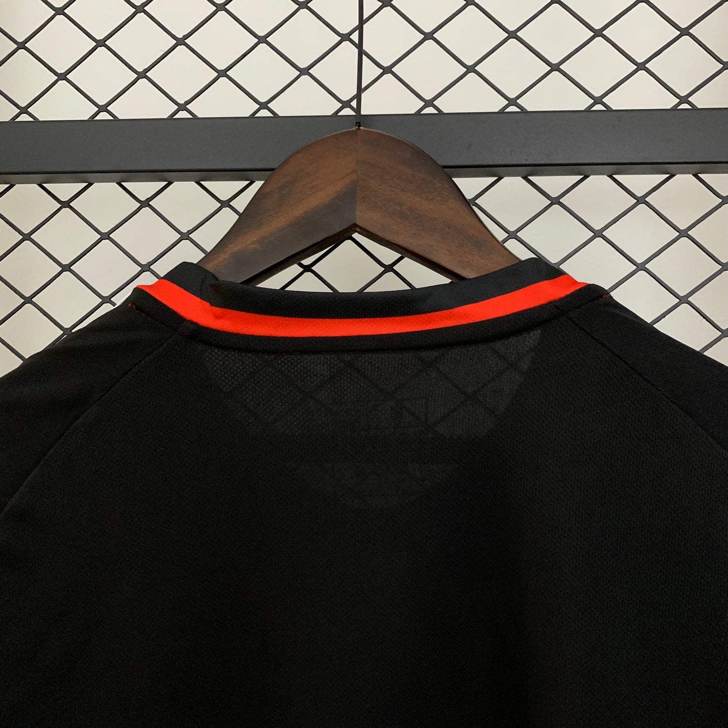 Real Madrid Edición Red Rosas 2025/26 Versión Fan