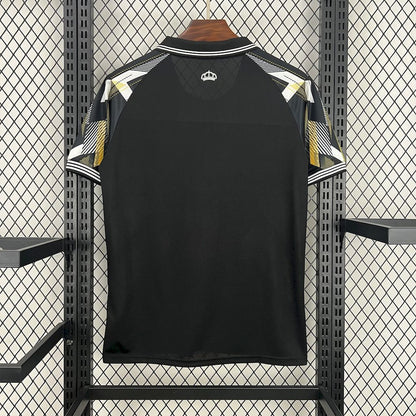 Real Madrid Edición Especial Retro 2025/26 Versión Fan