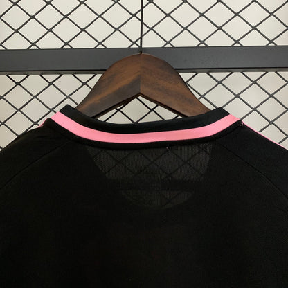 Real Madrid Edición Pink Rosas 2025/26 Versión Fan