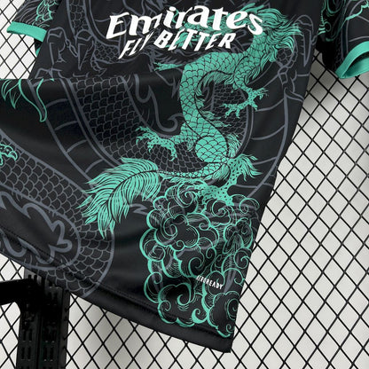 Real Madrid Edición Dragón Negro y Verde 2025/26 Versión Fan
