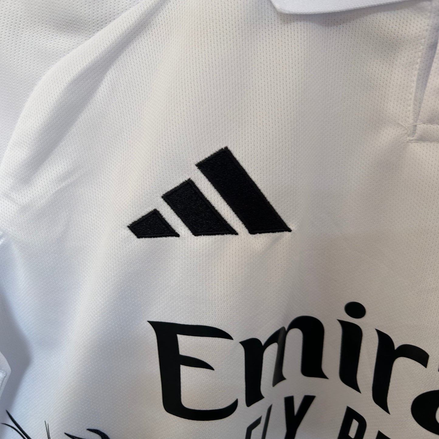 Real Madrid Edición Dragón Blanco 2025/26 Versión Fan