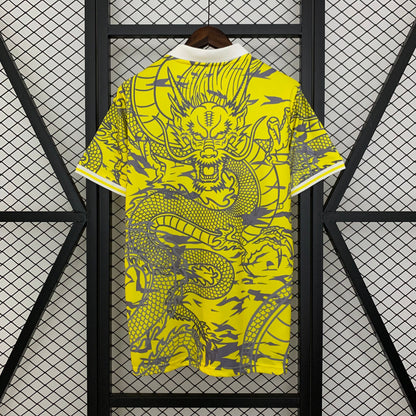 Real Madrid Edición Yellow Dragon 2025/26 Versión Fan