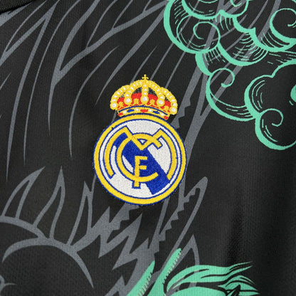 Real Madrid Edición Dragón Negro y Verde 2025/26 Versión Fan