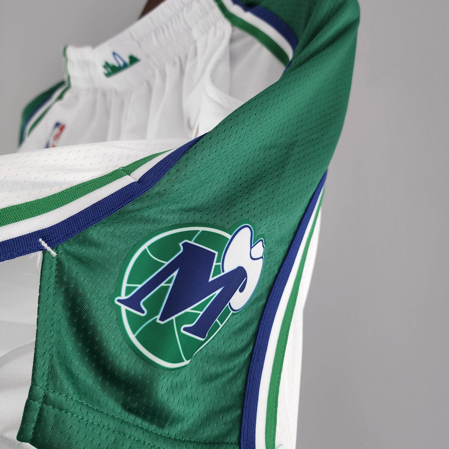 Camiseta Dallas Mavericks "City Edition" Shorts Blanco Verde