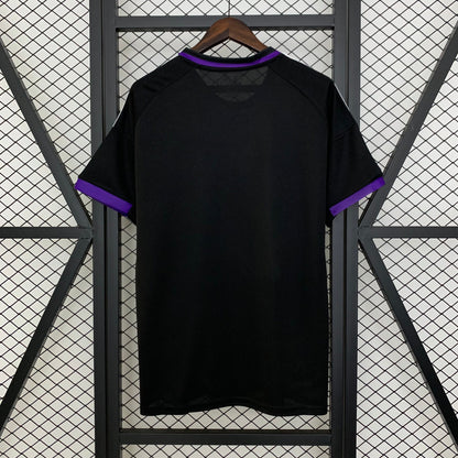 Real Madrid Edición Purple Rosas 2025/26 Versión Fan