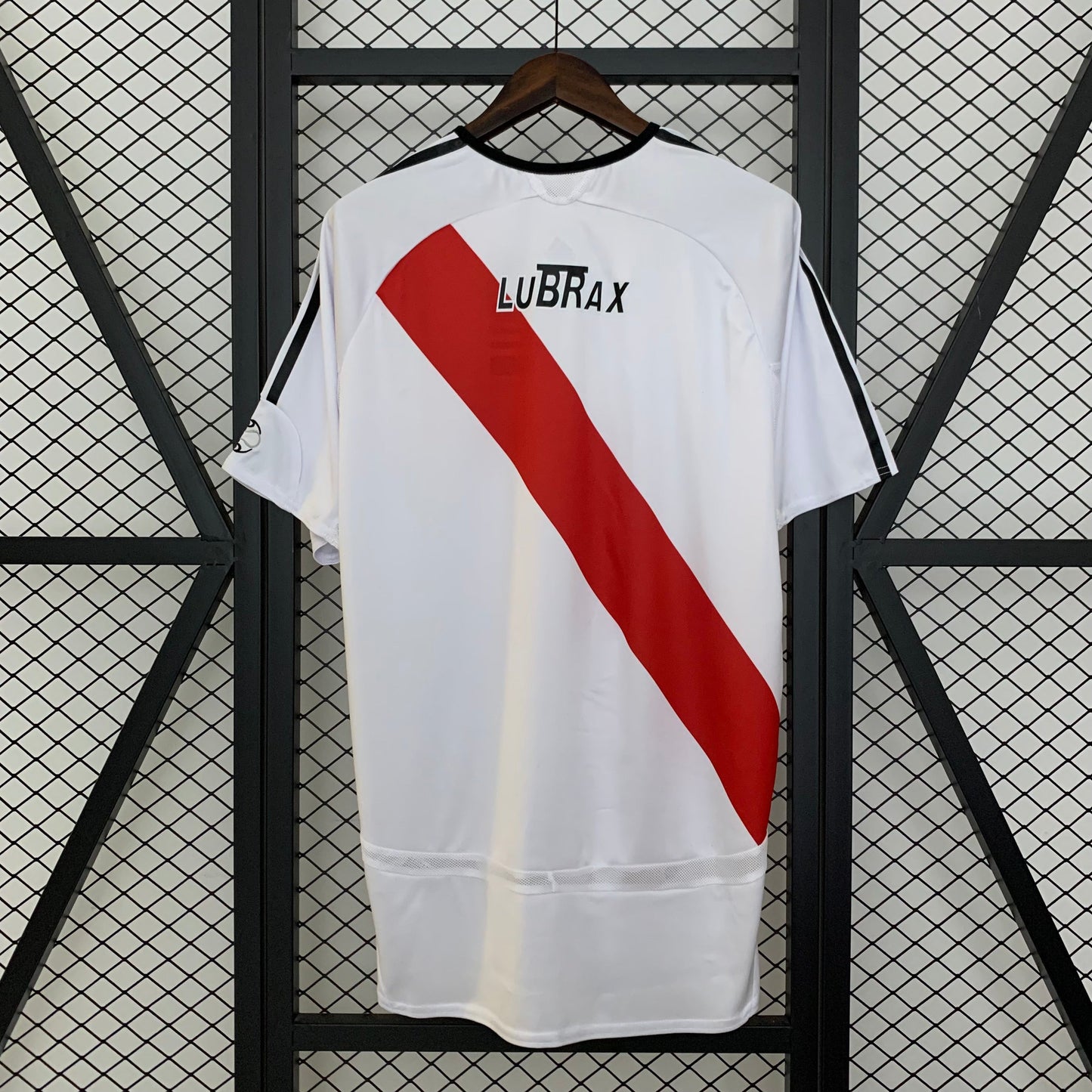 Camiseta River Plate Local Retro 2006/07 Versión Fan