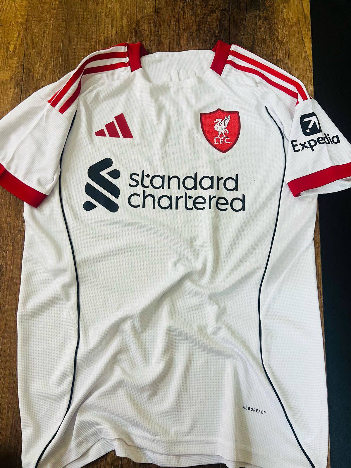 Liverpool Visita 2025/26 Versión Fan