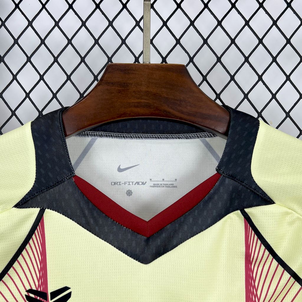 Camiseta FC Barcelona Edición Especial Amarilla 2025/26 Versión Fan