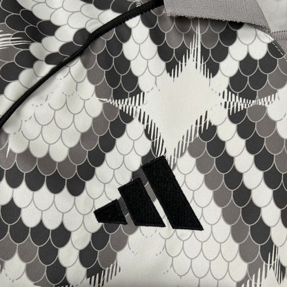 Camiseta Bayern Munich "Edición Especial Escamas Blancas" 2025/26 Versión Fan