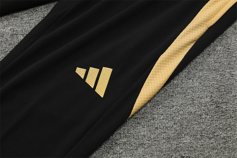 Buzo Completo Real Madrid Negro Diseño Dorado