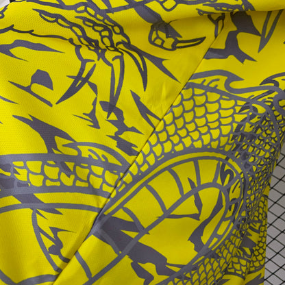 Real Madrid Edición Yellow Dragon 2025/26 Versión Fan