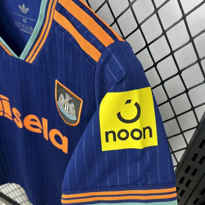 Newcastle Tercera 2025/26 Kit Niños