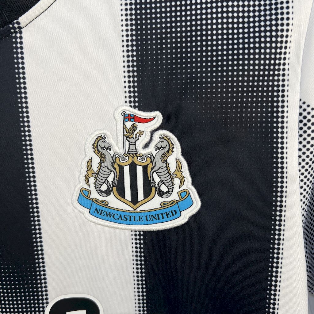 Newcastle United Local 2025/26 Versión Fan