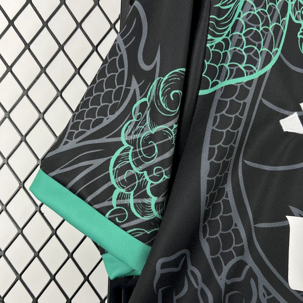 Real Madrid Edición Dragón Negro y Verde 2025/26 Versión Fan