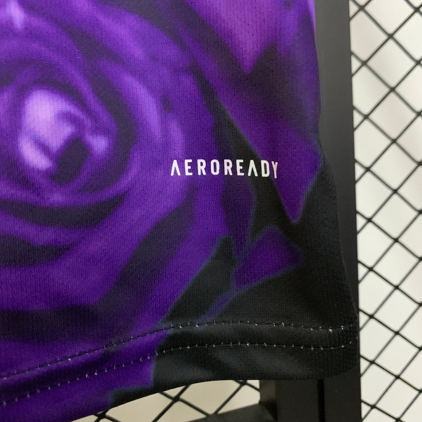 Real Madrid Edición Purple Rosas 2025/26 Versión Fan