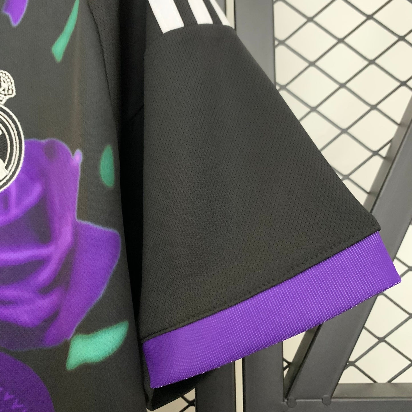 Real Madrid Edición Purple Rosas 2025/26 Versión Fan