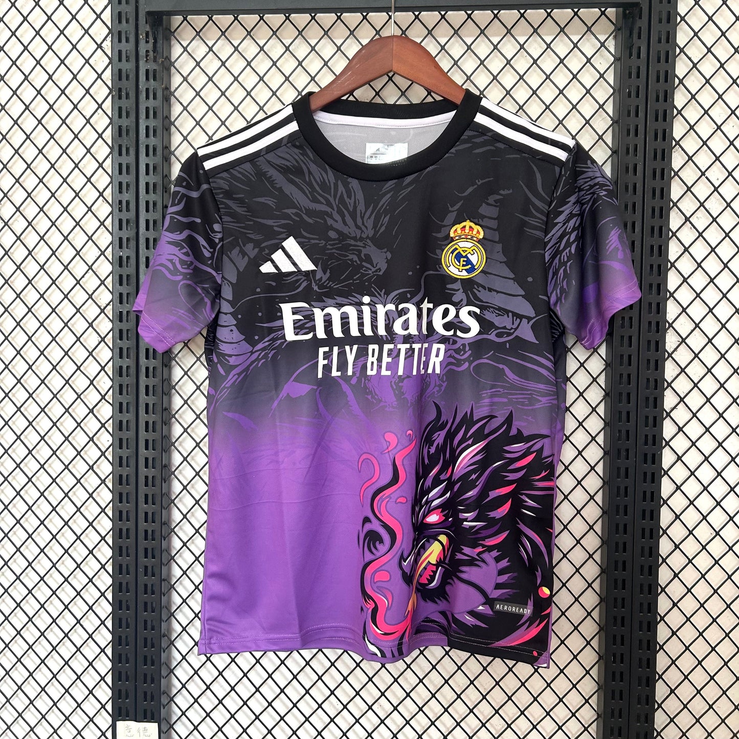 Real Madrid Edición Dragón Morado 2025/26 Versión Fan