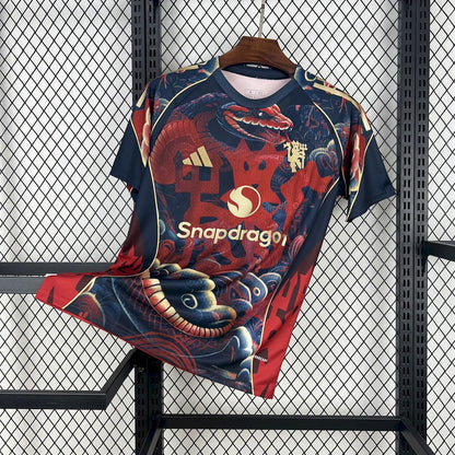 Camiseta Manchester United "Red Snake" 2025/26 Versión Fan