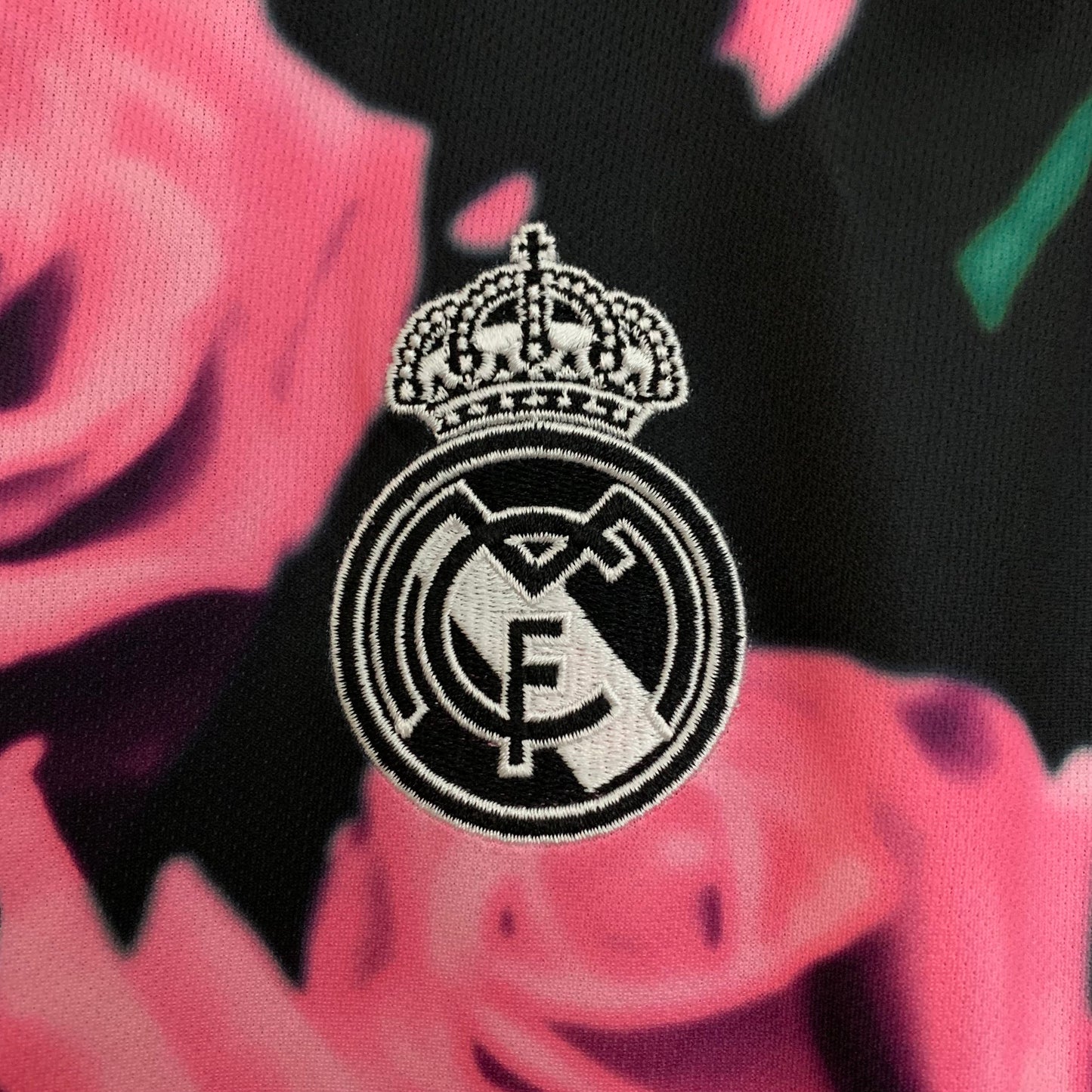 Real Madrid Edición Pink Rosas 2025/26 Versión Fan