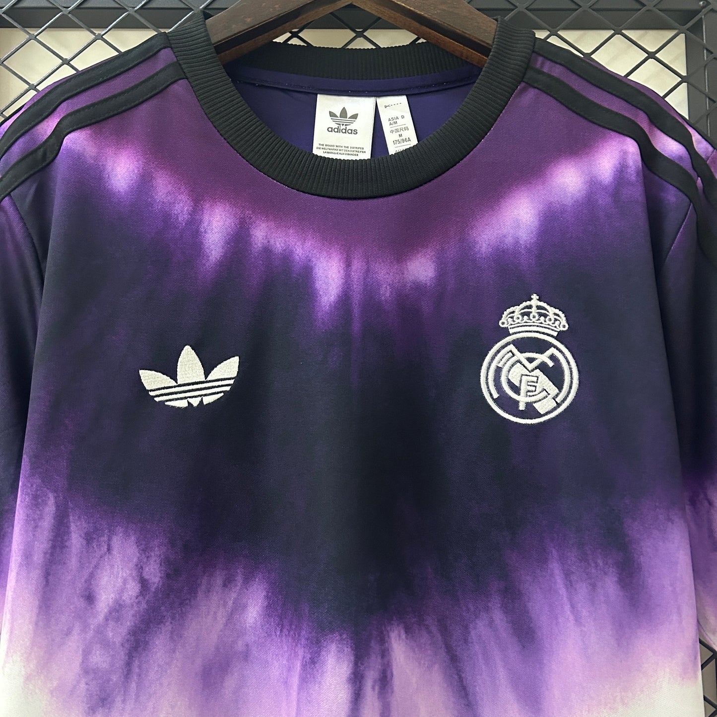 Real Madrid Edición Especial Negro y Morado 2025/26 Versión Fan