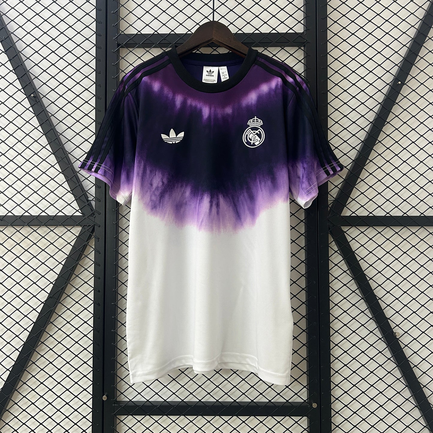 Real Madrid Edición Especial Negro y Morado 2025/26 Versión Fan