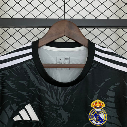 Real Madrid Edición Black Dragon 2025/26 Versión Fan