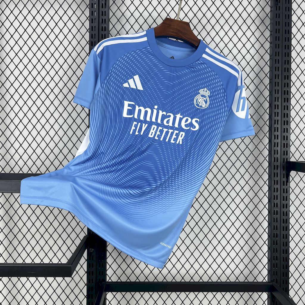 Real Madrid Edición Blue Sky 2025/26 Versión Fan