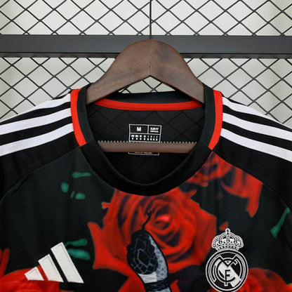 Real Madrid Edición Red Rosas 2025/26 Versión Fan