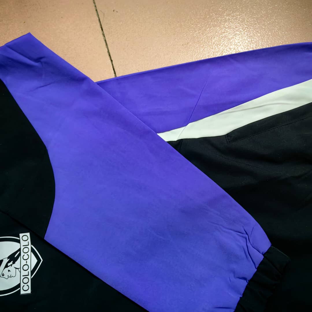 Colo Colo Cortavientos Morado y Negro 2025