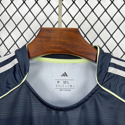 Real Madrid Manga Larga Visita 2025/26 Versión Fan