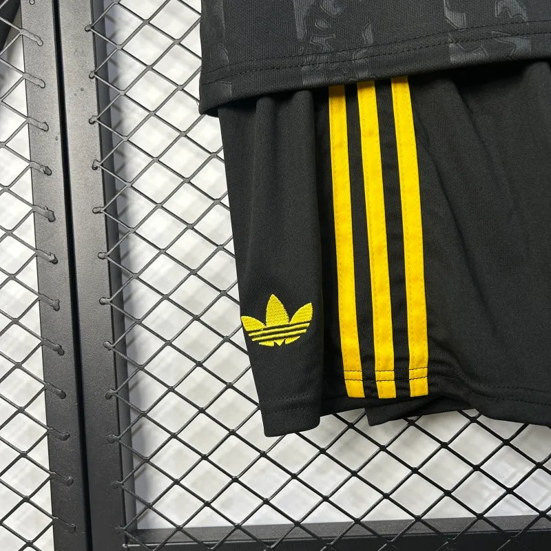 Manchester United Kit Niños Tercera 2025/26