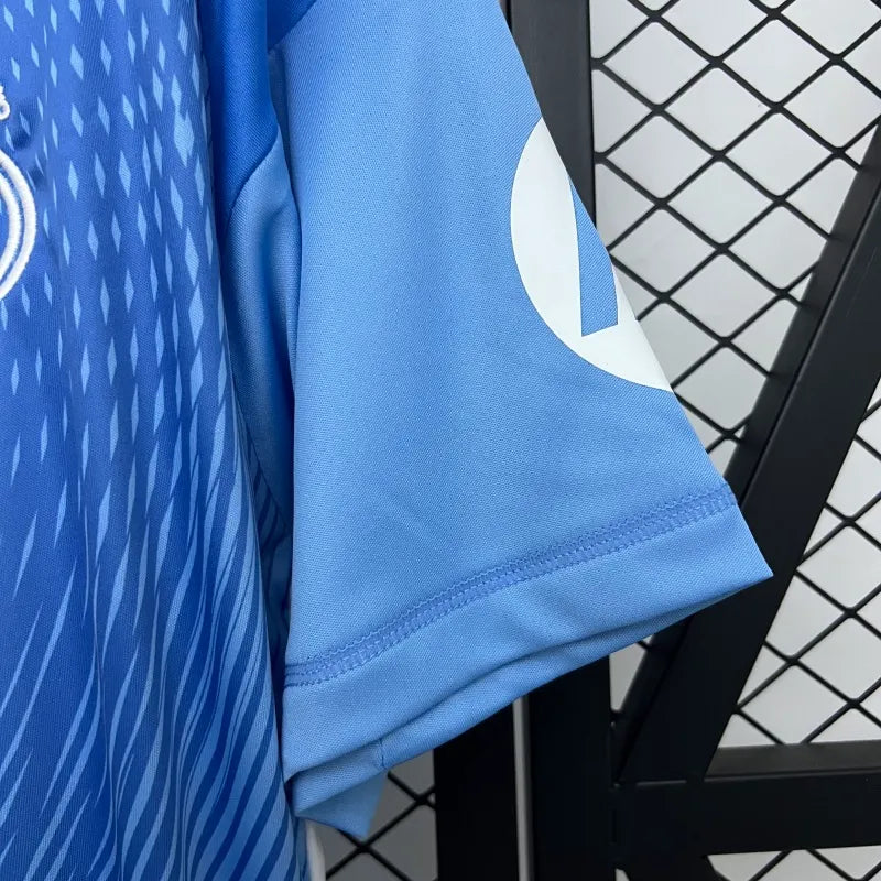 Camiseta Real Madrid Edición Especial Celeste 2025/26 Versión Fan