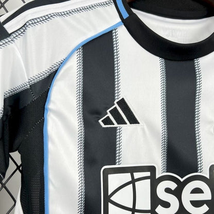 Newcastle Local 2025/26 Kit Niños