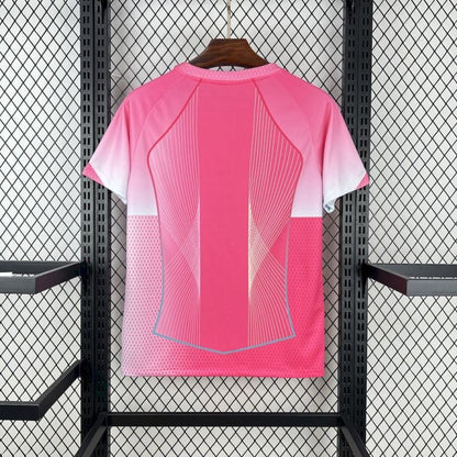 Camiseta FC Barcelona Edición Especial Rosa Oscuro 2025/26 Versión Fan