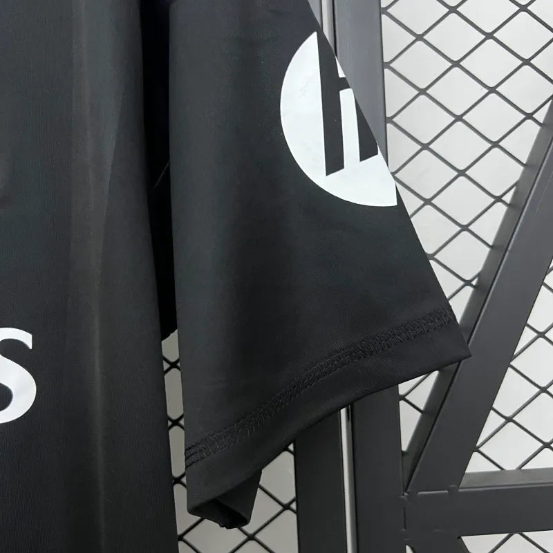 Camiseta Real Madrid Edición Especial Negra 2025/26 Versión Fan