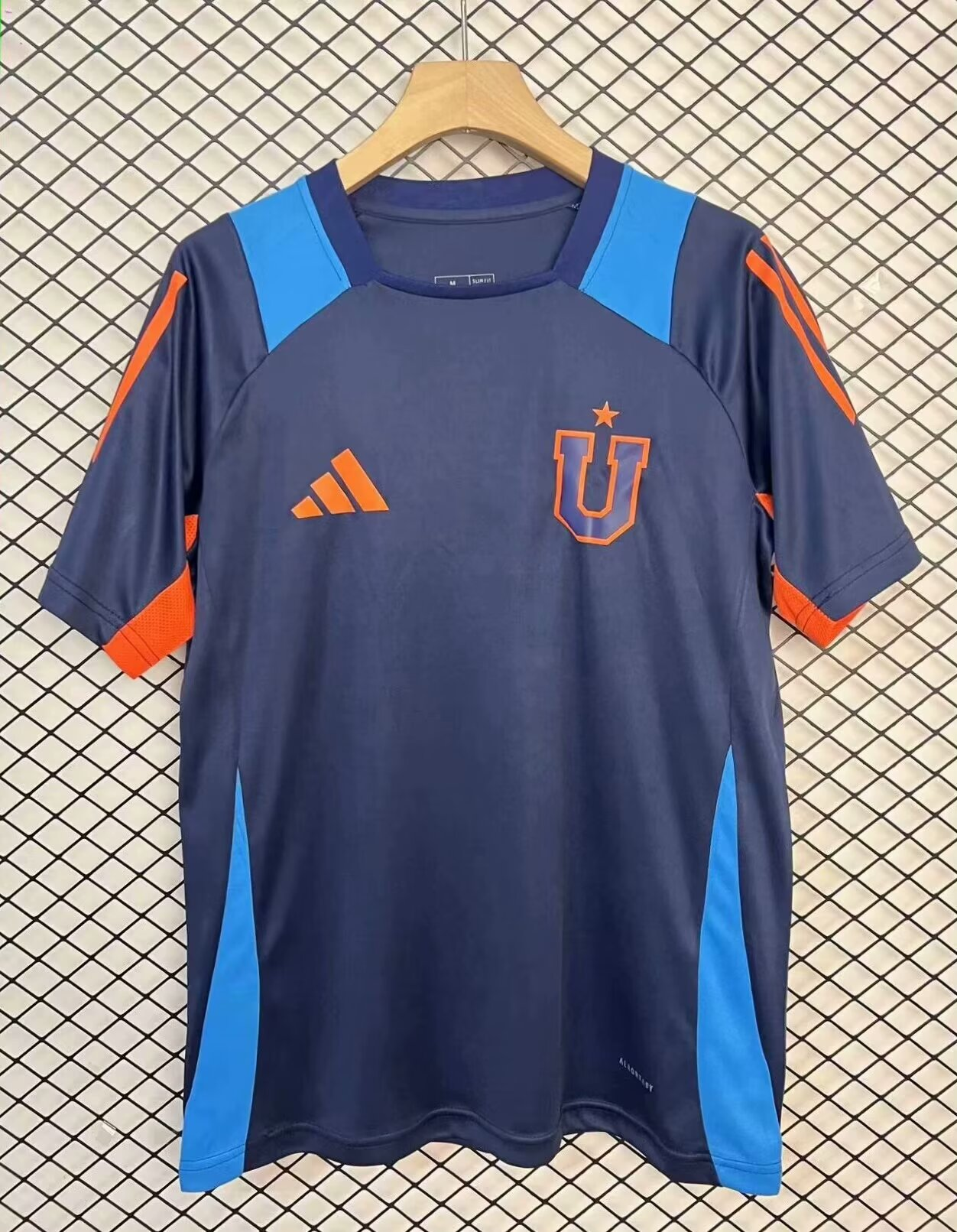Camiseta Universidad de Chile entrenamiento 2025